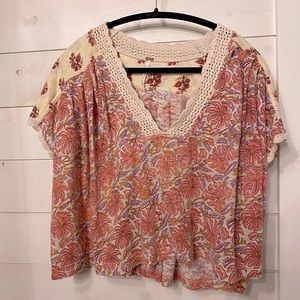 Floral crop flowy tee